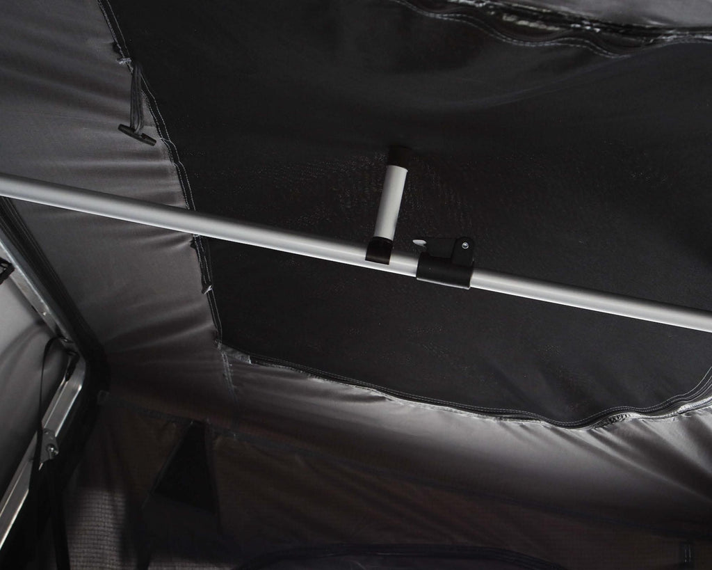 18089901 Bushveld hard shell roof top tent Overland Vehicle Systems